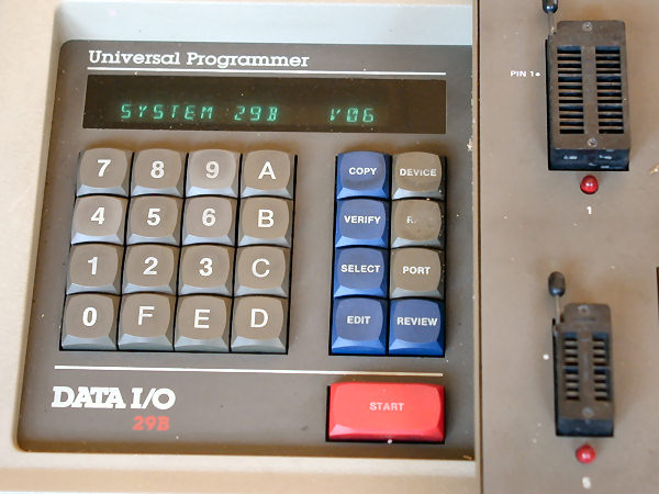 Data I/O Typ 29B Universal Programmer